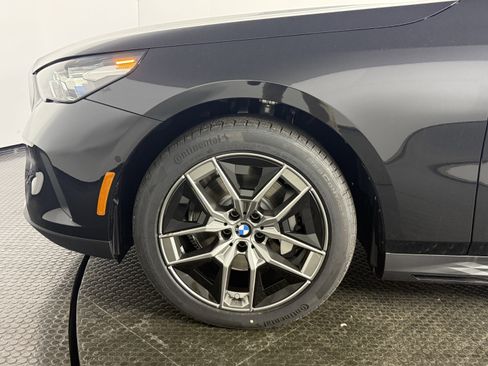 New 2026 BMW 530i xDrive w/ Premium Package image 8