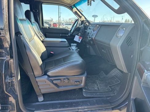 Used 2010 Ford F250 Lariat image 9