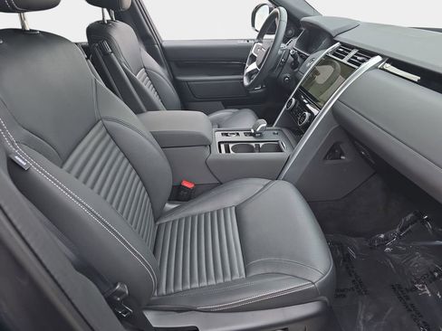Certified 2025 Land Rover Discovery S AWD/4WD image 10
