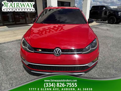Used 2019 Volkswagen Golf Alltrack SEL AWD/4WD image 2