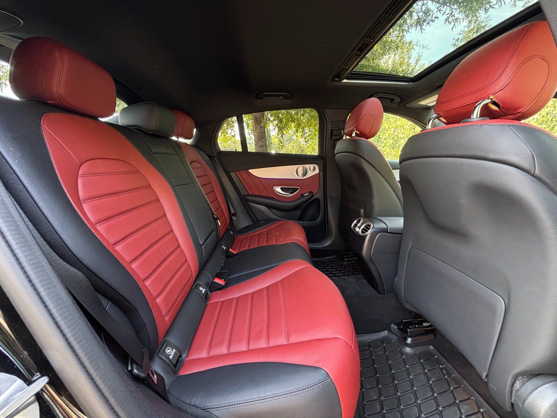 Used 2023 Mercedes-Benz GLC 43 AMG 4MATIC Coupe image 37