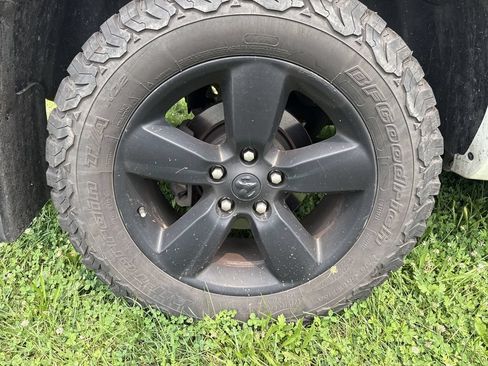 Used 2018 RAM 1500 SLT AWD/4WD image 10