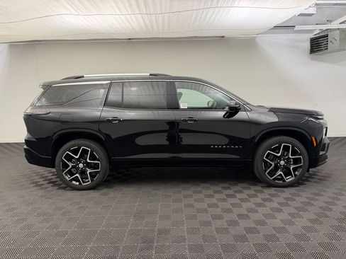 Used 2025 Chevrolet Traverse High Country FWD image 8