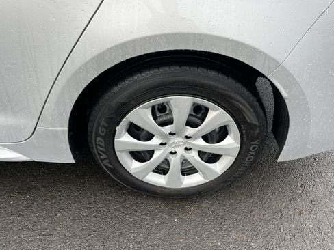 Used 2025 Toyota Corolla LE image 25