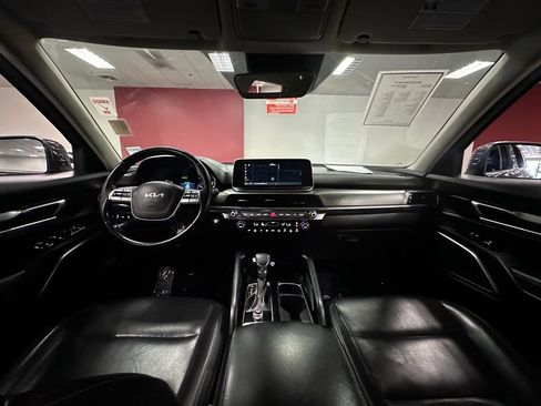Used 2022 Kia Telluride LX image 23
