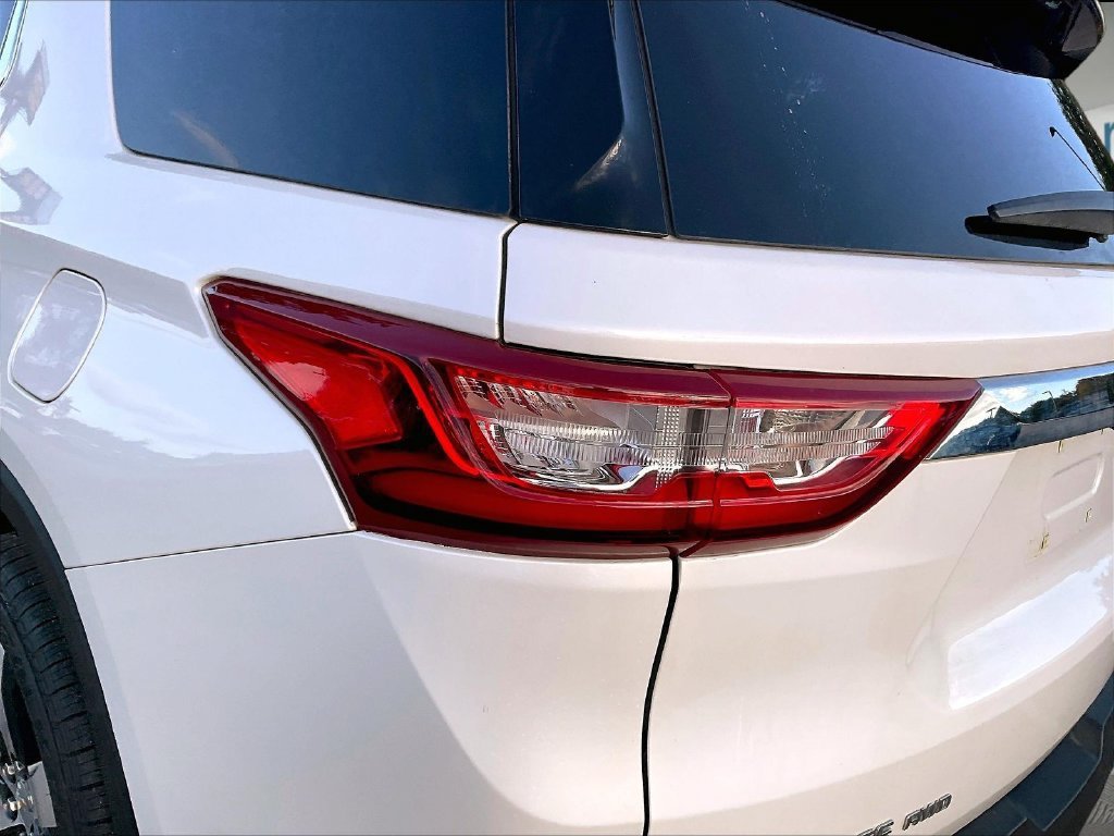 Used 2019 Chevrolet Traverse LT w/ LT Premium Package AWD/4WD image 32