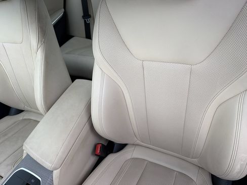 Certified 2025 BMW 330i Sedan w/ Convenience Package RWD image 35