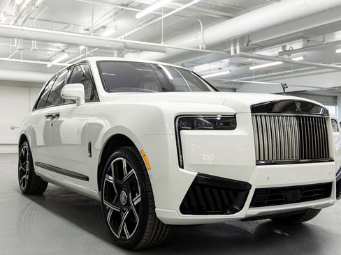 New 2026 Rolls-Royce Cullinan Black Badge image 7