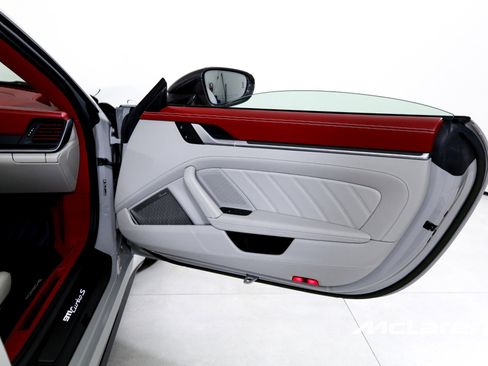 Used 2022 Porsche 911 Turbo S image 19