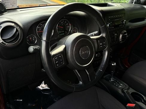 Used 2014 Jeep Wrangler Unlimited Sport w/ Quick Order Package 24S AWD/4WD image 16