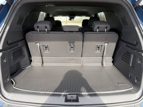 Used 2025 Chevrolet Traverse LT w/ LPO, Floor Liner Package image 16