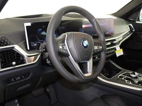 New 2026 BMW X5 xDrive50e image 4