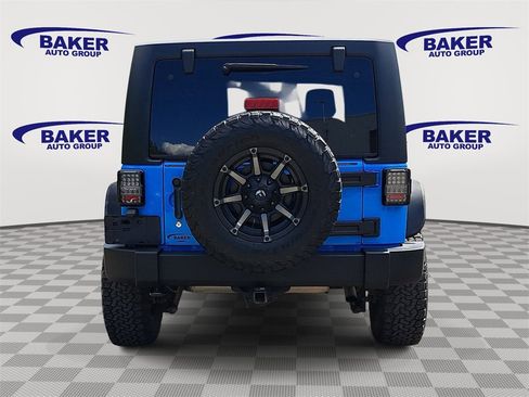 Used 2018 Jeep Wrangler Unlimited Rubicon w/ Connectivity Group image 4