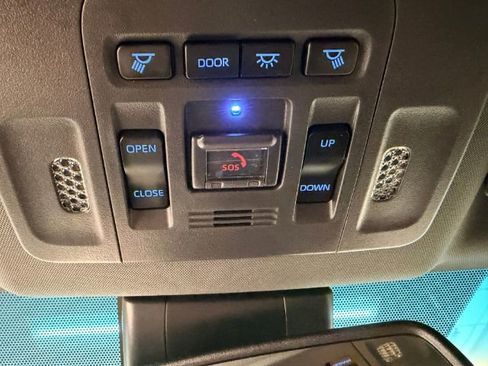 Used 2022 Toyota Avalon XLE w/ Moonroof Package image 49