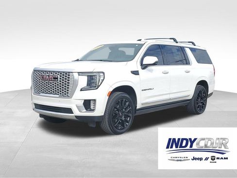 Used 2024 GMC Yukon XL Denali w/ Advanced Technology Package image 1