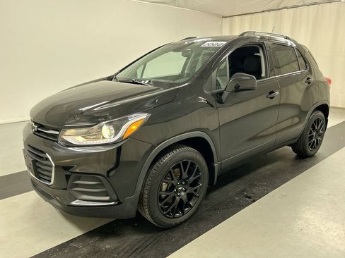 Used 2022 Chevrolet Trax LT w/ Driver Confidence Package image 5