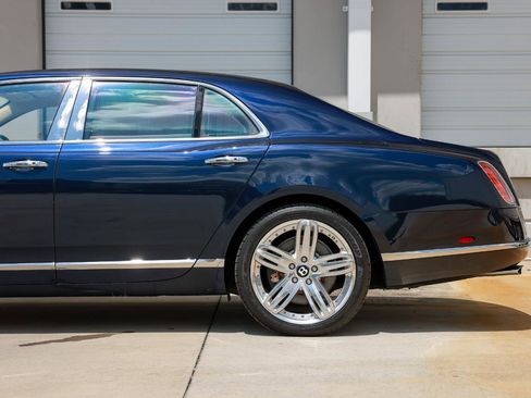 Used 2012 Bentley Mulsanne RWD image 33