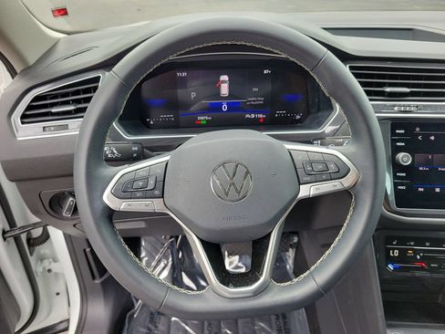 Used 2024 Volkswagen Tiguan SE FWD image 27