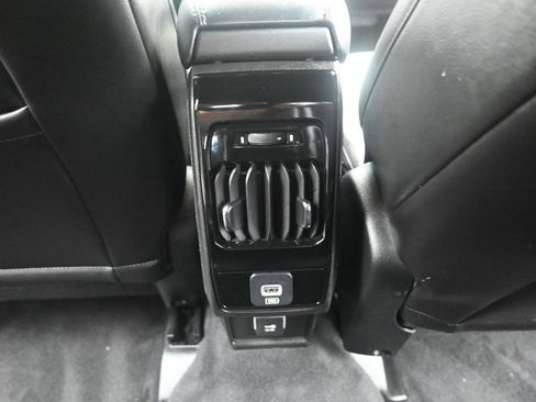 Used 2023 Jeep Compass Latitude w/ Sun and Sound Group AWD/4WD image 19