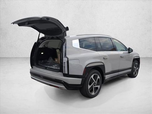 New 2026 Hyundai Ioniq 9 Limited image 2