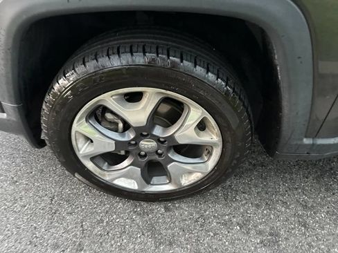 Used 2021 Jeep Compass Limited AWD/4WD image 4