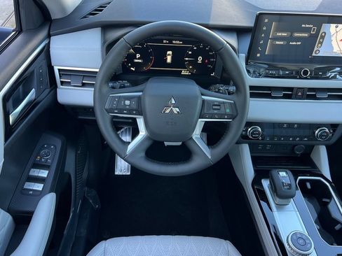 New 2026 Mitsubishi Outlander SEL FWD image 15