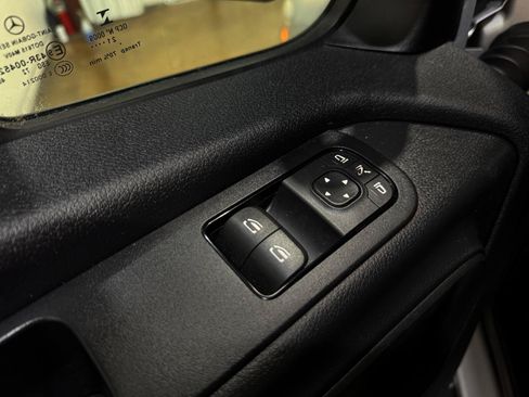 Used 2021 Mercedes-Benz Sprinter 2500 image 25