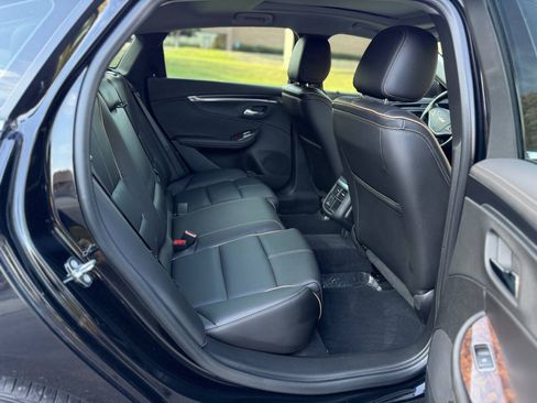 Used 2015 Chevrolet Impala LTZ FWD image 16