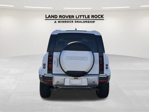 Used 2025 Land Rover Defender 110 S image 7