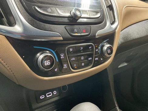 Used 2023 Chevrolet Equinox Premier image 16