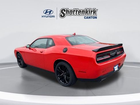 Used 2018 Dodge Challenger SXT w/ Blacktop Package RWD image 7