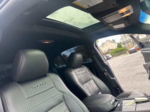 Used 2013 Ford Taurus SHO image 39