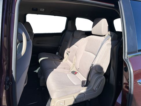 Used 2018 Honda Odyssey EX image 16