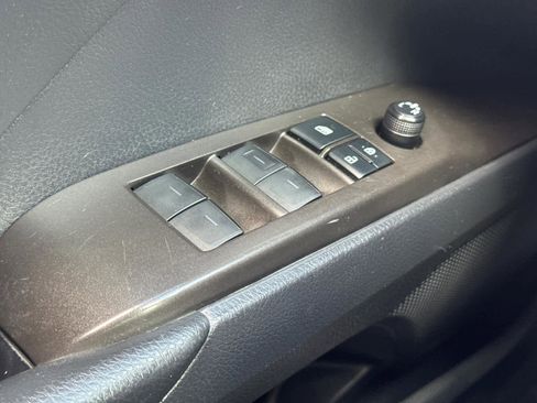 Used 2021 Toyota Camry SE image 24