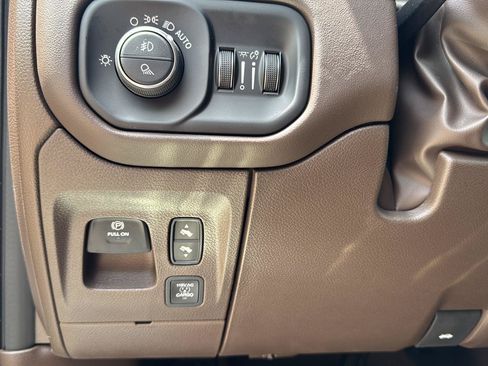 Used 2026 RAM 1500 Limited AWD/4WD image 15