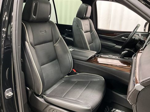 Used 2023 Cadillac Escalade Premium Luxury AWD/4WD image 8