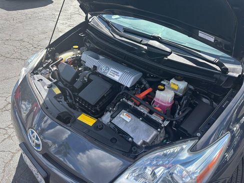 Used 2010 Toyota Prius III image 20