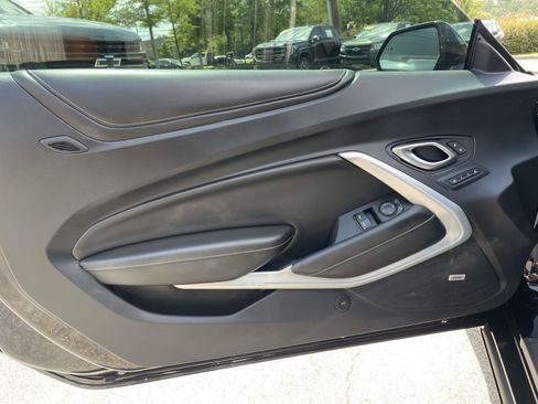 Used 2018 Chevrolet Camaro SS RWD image 5
