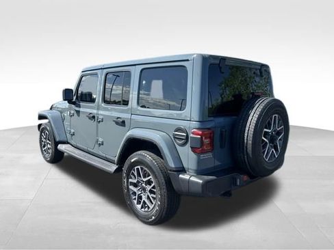 Used 2024 Jeep Wrangler Unlimited Sahara w/ Technology Group AWD/4WD image 5