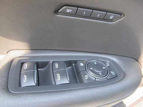 Used 2021 Cadillac XT6 Premium Luxury FWD image 10