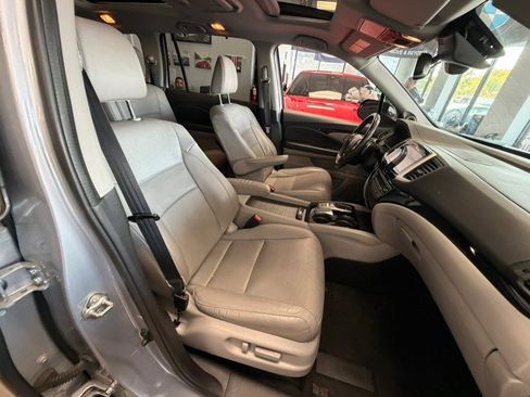 Used 2018 Honda Pilot Elite image 56