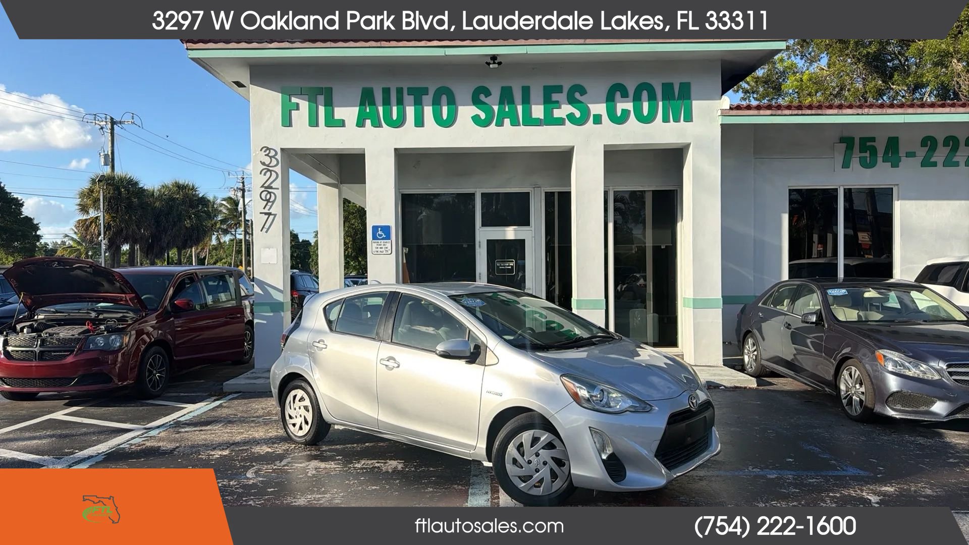 Used 2016 Toyota Prius C One FWD image 1