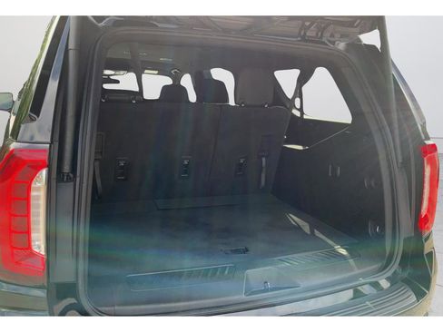 Used 2024 GMC Yukon XL SLT RWD image 19
