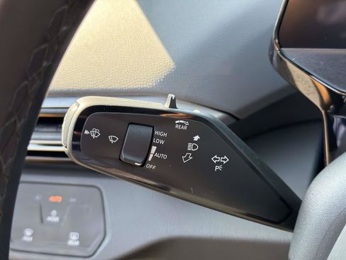 Certified 2025 Volkswagen ID.4 Pro RWD image 26