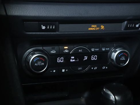 Used 2018 MAZDA MAZDA3 Touring FWD image 26