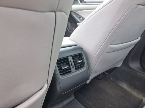 Used 2018 Honda Accord EX-L image 25