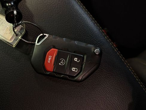 Used 2025 Jeep Wrangler Sahara image 22