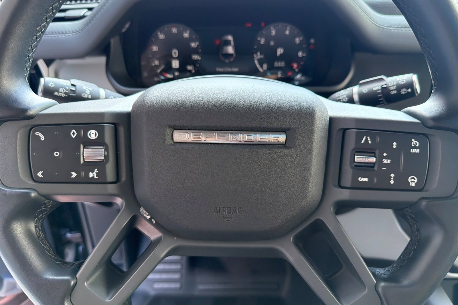 Certified 2024 Land Rover Defender 110 SE AWD/4WD image 11