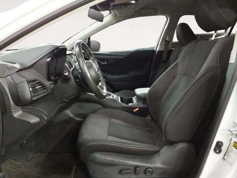 Used 2025 Subaru Outback Premium AWD/4WD image 11