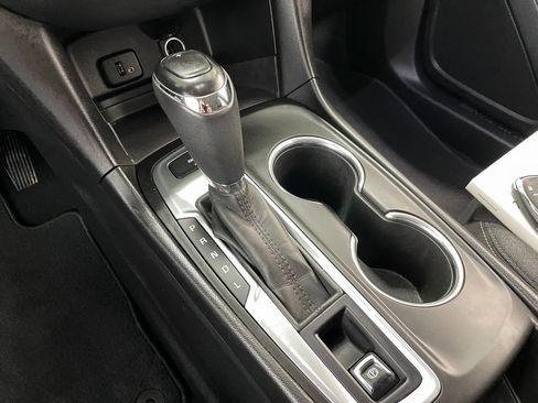 Certified 2018 Chevrolet Equinox LT image 30